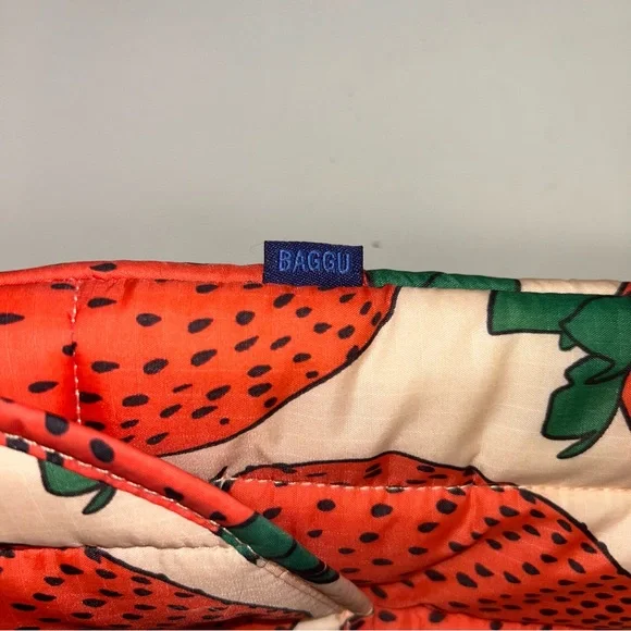 Baggu Strawberry Print Puffy Hook & Loop Tablet Sleeve Pouch - Picture 11 of 12